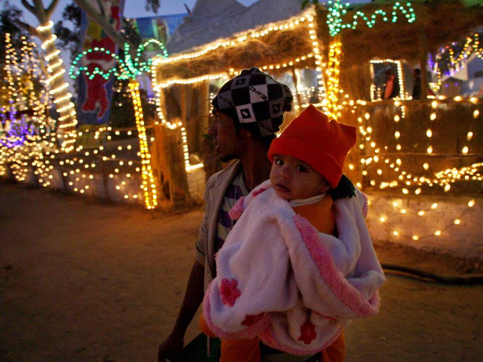 Christmas-in-Pakistan-parhlo.com