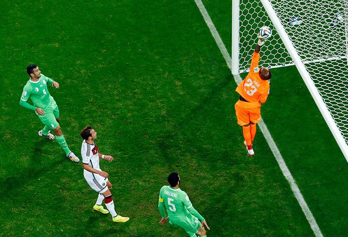 Rais M'Bolhi