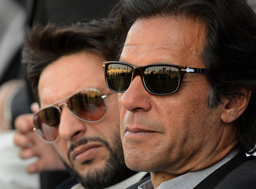 Imran Khan - Parhlo.com