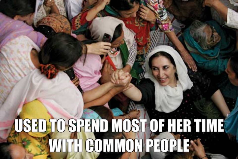 Benazir-with-common-people-parhlo.com
