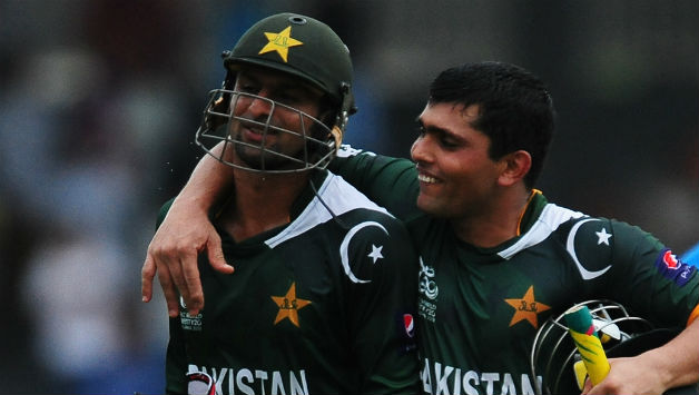 Kamran-Akmal-Shoaib-Malik-parhlo.com