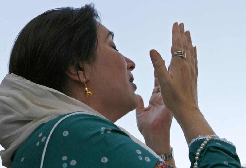 Benazir-Bhutto-Death-Anniversary-parhlo.com