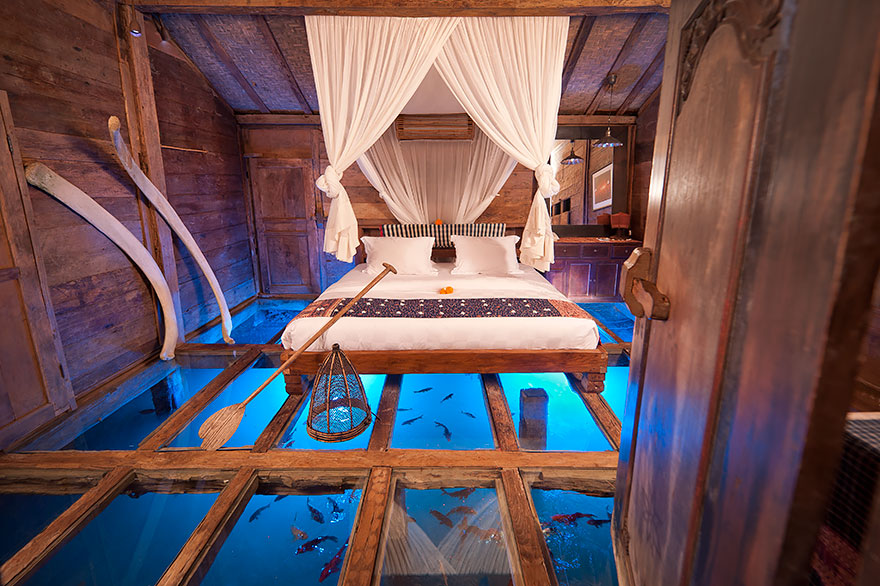 Glass-Floor-Udang-House-Bali-Indonesia
