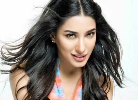 Celebrity in Focus: Mehwish Hayat - Parhlo