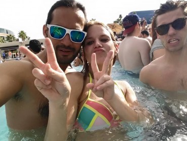 Waqar-Zakka-pool-pictures (17)