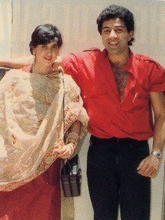 Sunny-Deol-with-wife