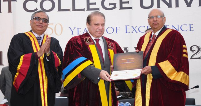 PM-receiving-his-honoroy-Degree
