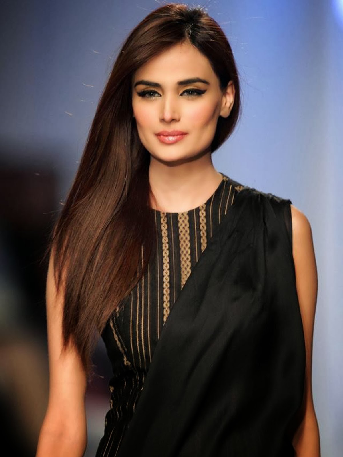 18+ Amna Haq Model Pakistan Pictures
