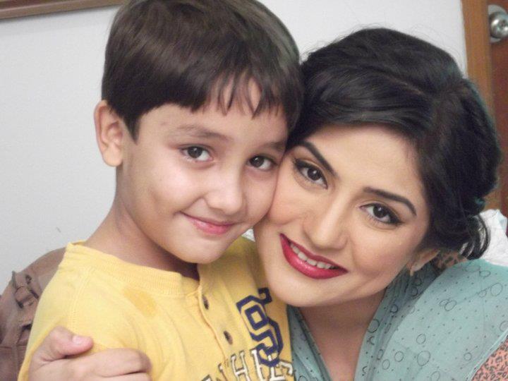 Sanam-Baloch-with-zuhab-khan-picture98238434_201211191125