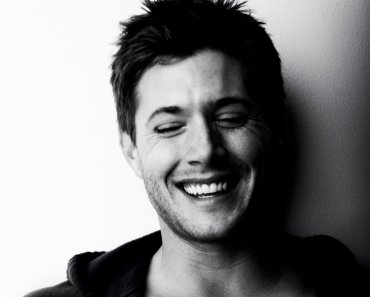 smiling-and-happy_-jensen-ackles