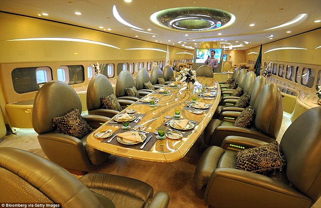 2A25799300000578-3145792-The_dining_facilities_on_board_Saudi_Prince_Al_Waleed_bin_Talal_-a-13_1435765110644