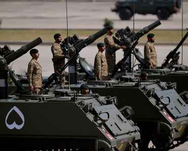 PAKISTAN-UNREST-DEFENCE-PARADE