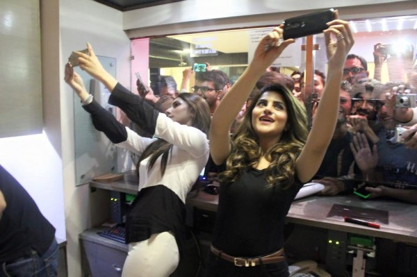 “Jawani-Phir-Nahi-Ani”-Film-Team-at-Atrium-Cinema-8