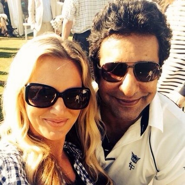 Wasim-Akrams-Wife-Shaniera-Is-Expecting-Baby-1