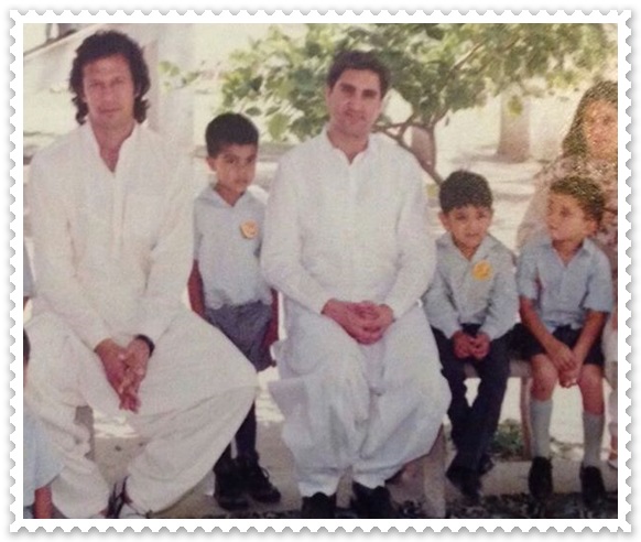 Hamza-Ali-Abbasi-with-Imran-Khan-in-childhoods