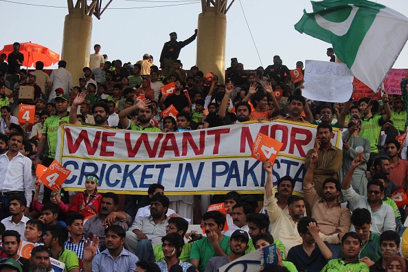 LAHORE, PAKISTAN - MAY 29: Pakistani supporters cheer up during the second One Day International (ODI) match between Pakistan and Zimbabwe at the Gaddafi Cricket Stadium in Lahore on May 29,2015. (Photo by Rana Irfan Ali/Anadolu Agency/Getty Images)