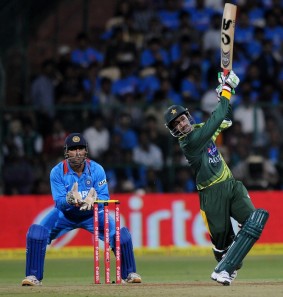 Shoaib Malik of Pakistan bats during the 1st Airtel T20I Match between India and Pakistan held at The M Chinnaswamy Stadium in Bengaluru on the 25th December 2012..Photo by Pal Pillai/BCCI/SPORTZPICS ..Use of this image is subject to the terms and conditions as outlined by the BCCI. These terms can be found by following this link:..https://www.sportzpics.co.za/image/I0000SoRagM2cIEc.