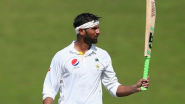 retires