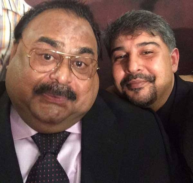 Pakistani-Politician-Have-A-Great-Art-Of-Taking-Selfies-paknation.pk-1