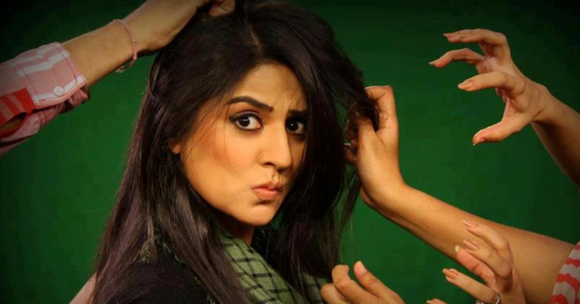 Sanam-Baloch-Fights-with-a-Man-on-National-Television