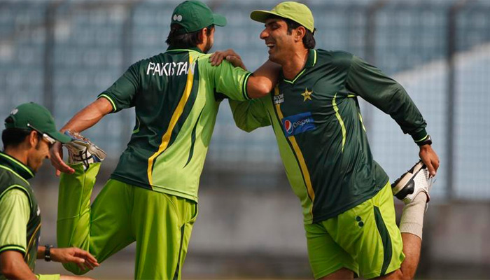 270026-shahid-af-misbah-train-700