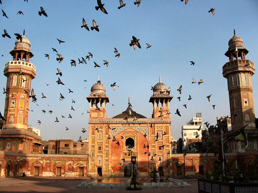 903234-wazir_khan_mosque_normal-1434261150