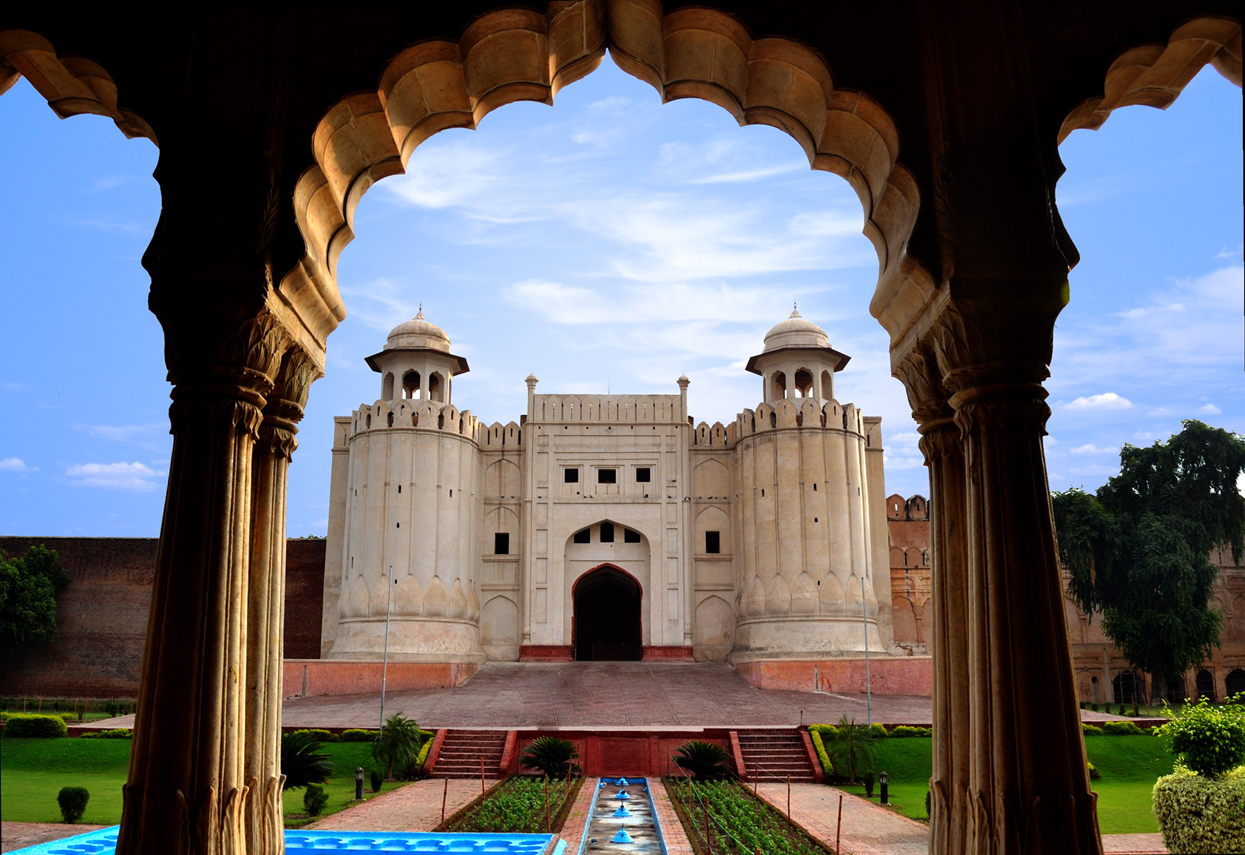 Lahore_Fort_view_from_Baradari