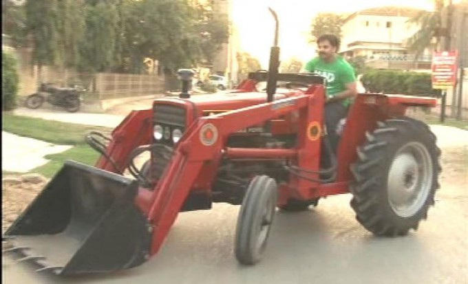 ALAMGIR-TRACTOR-KHI-PKG-2400-ALI-08-02-680x413