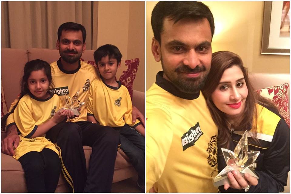 M-Hafeez-With-Family-After-Winning-The-first-PSL-Man-OF-The-Match-Award39106868_201621114146