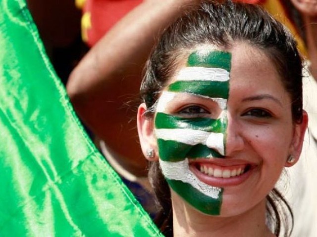 16002-PakistanifanReuters-1361442155-591-640x480
