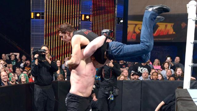 8031000_wwe-wrestlemania-32-brock-lesnar-vs-dean_fb219054_m
