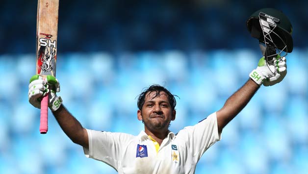 Sarfraz-Ahmed-of-Pakistan-celebrates-after-reaching-his-century-19