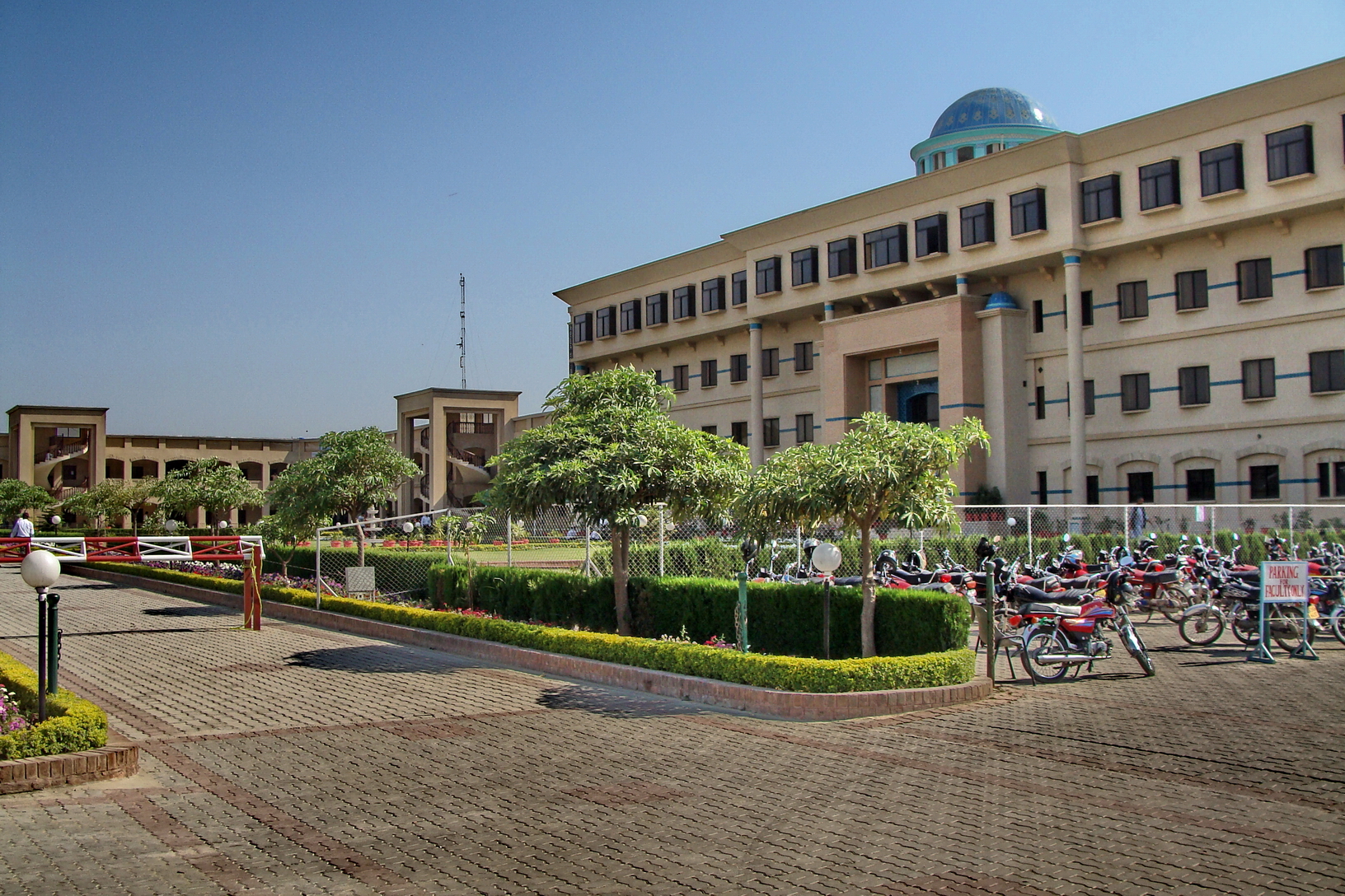 6 Reasons Why Fast University Students Have The Toughest University Lives