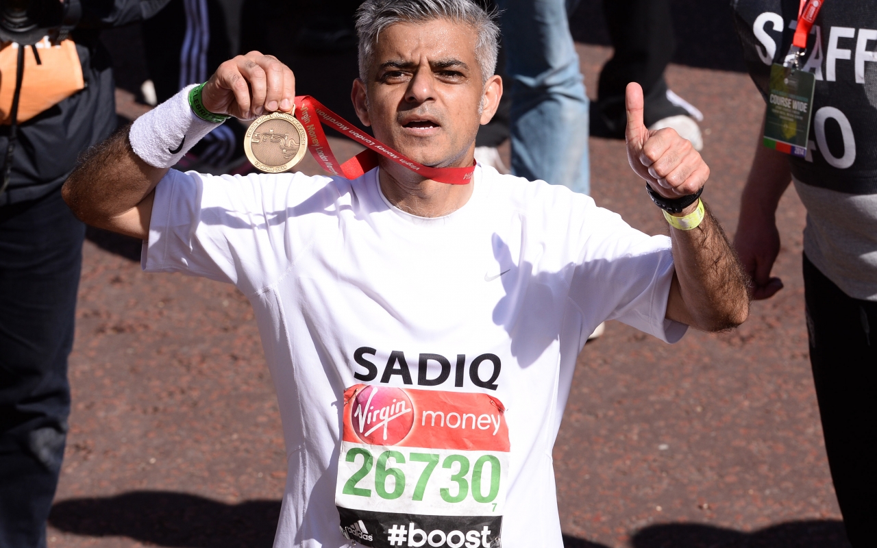 sadiq khan parhlo