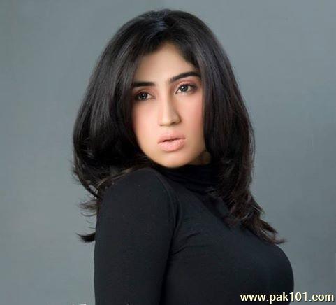 Qandeel Baloch To be the Most Expensive Pakistani Star on Bigg Boss 10!