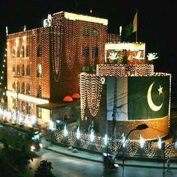 5 Traditions By Every Pakistani That Show Patriotism On Independence Day source: fashioncentral.pk