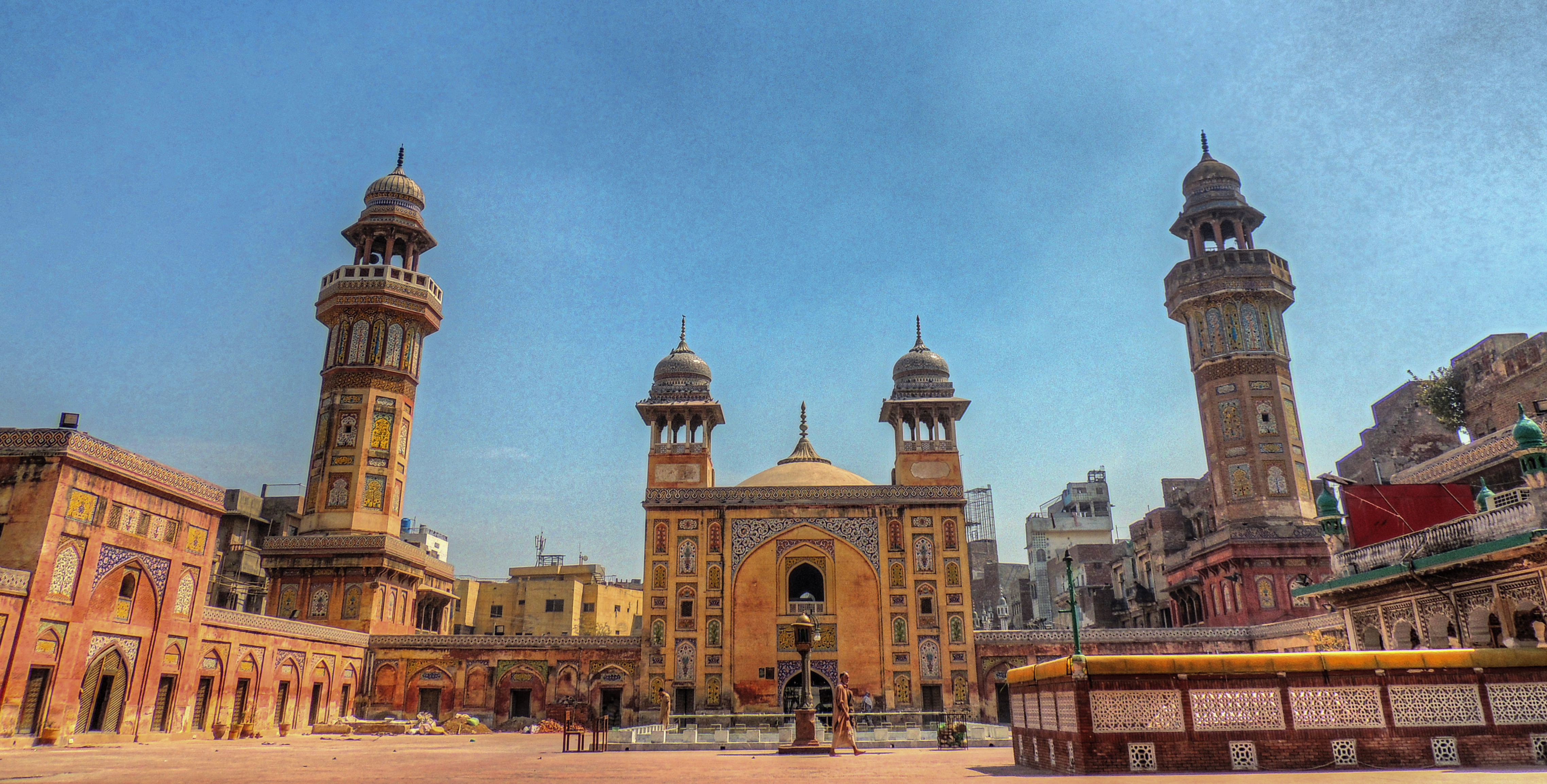 Top 10 Tourist Attractions of Punjab Pakistan - Parhlo.com