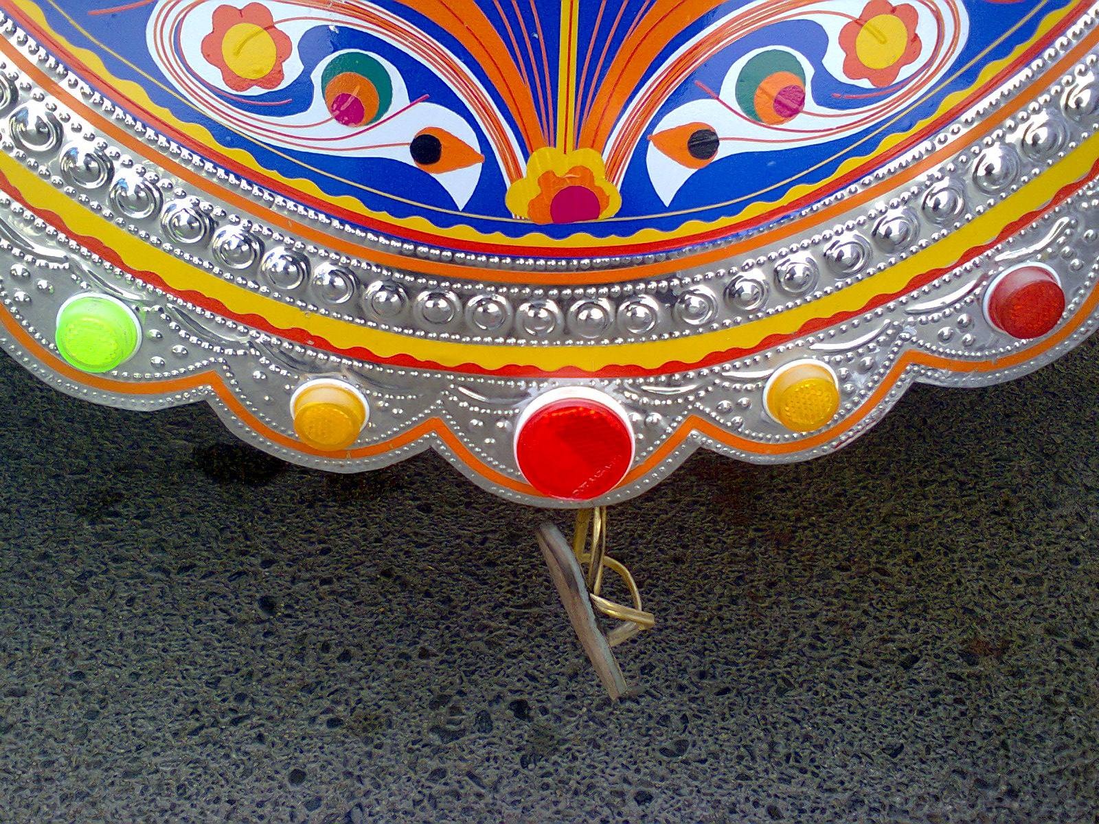 Pakistanis Need to Come Out of Superstitious Beliefs - Parhlo.com