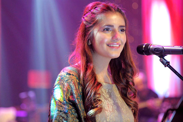 momina-mustehsan-600