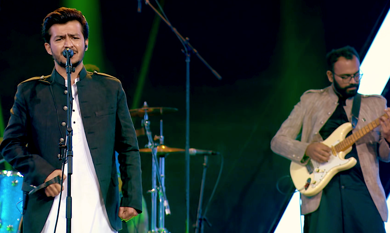 Faisal Kapadia from Strings sang "Ye Des Hamara Hai" and It was