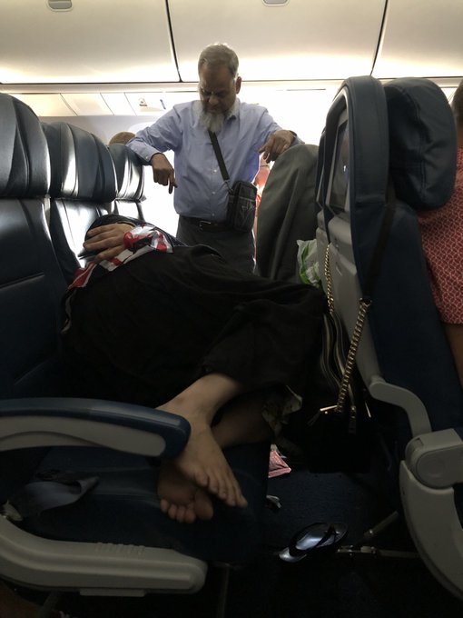 Man standing for 6 hours on flight