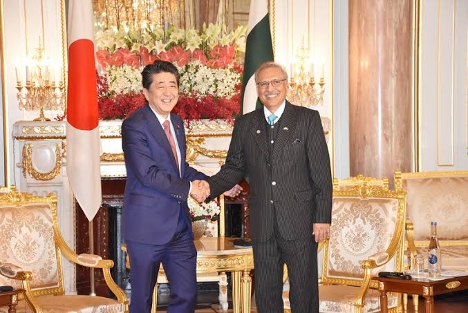 President Alvi Meets PM Abe of Japan