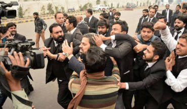 Fayaz Chohan beaten by lawyers
