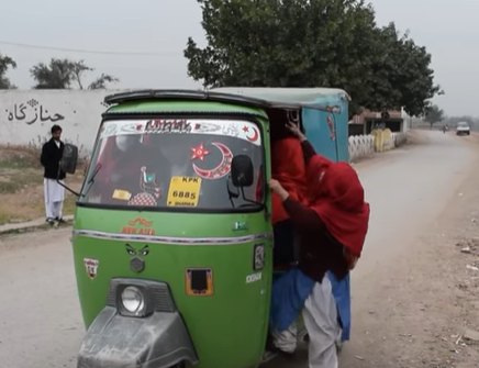 rickshaw driver peshawar