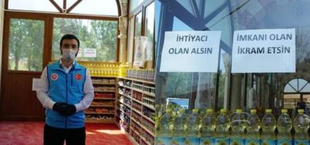 Turkish Imam Transforms Mosque Into Free Food Market Amid COVID-19