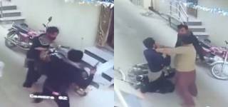 Man Beats Street Criminal Snatching Attempt