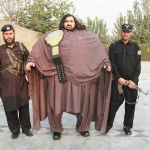 Pakistan's So-Called Hulk Aka Khan Baba Called Out For Being A Fraud