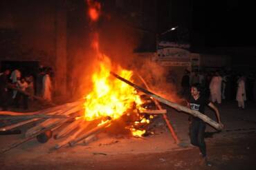 Indian Mob Burn A Man To Death After Identifying Him As A Muslim