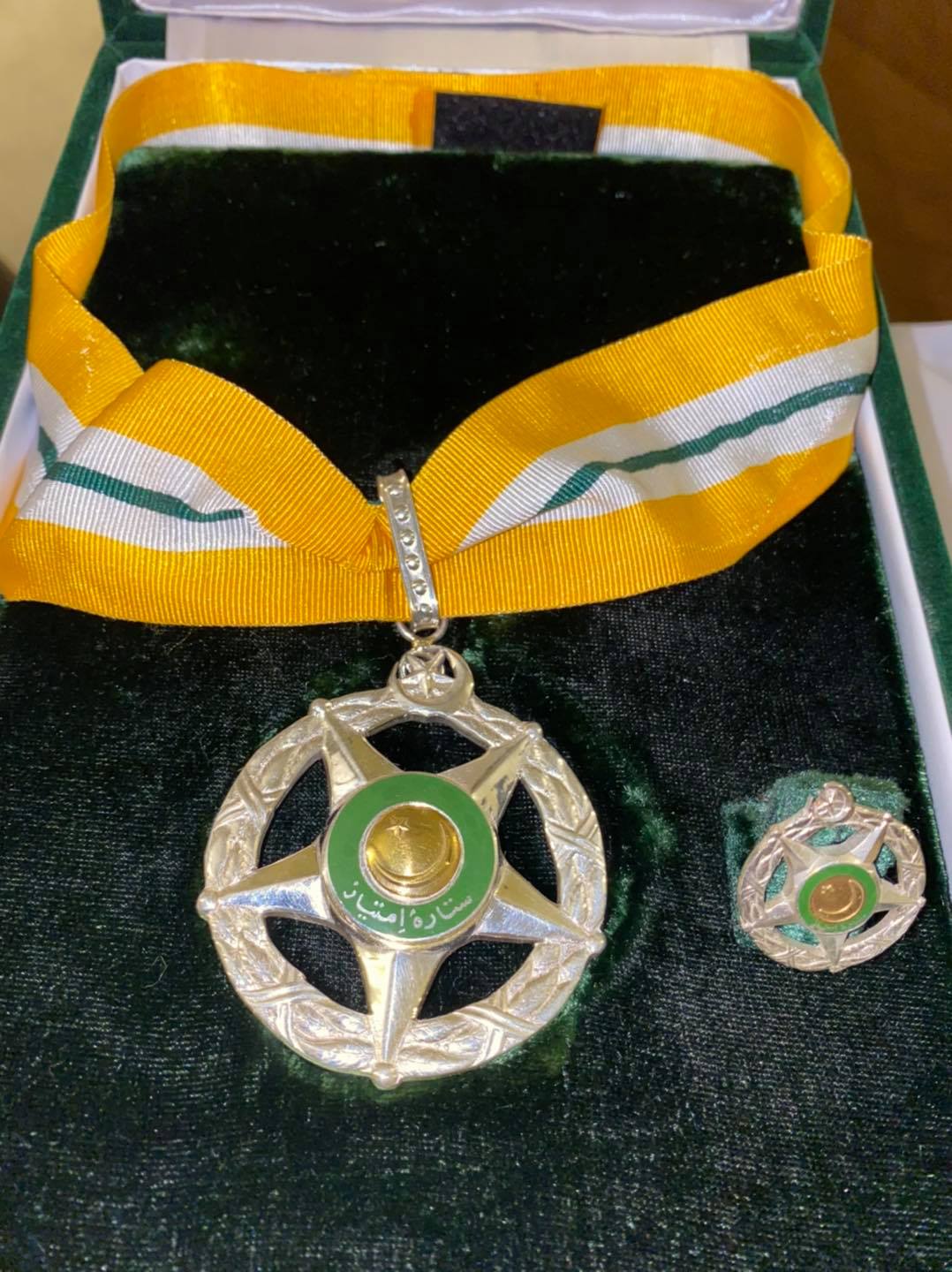 Pakistanis Demand SitaraIImtiaz For Brave Heroes Who Foiled PSX Attack