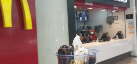 Ab Aisa Kia Agaya McDonald’s pe?